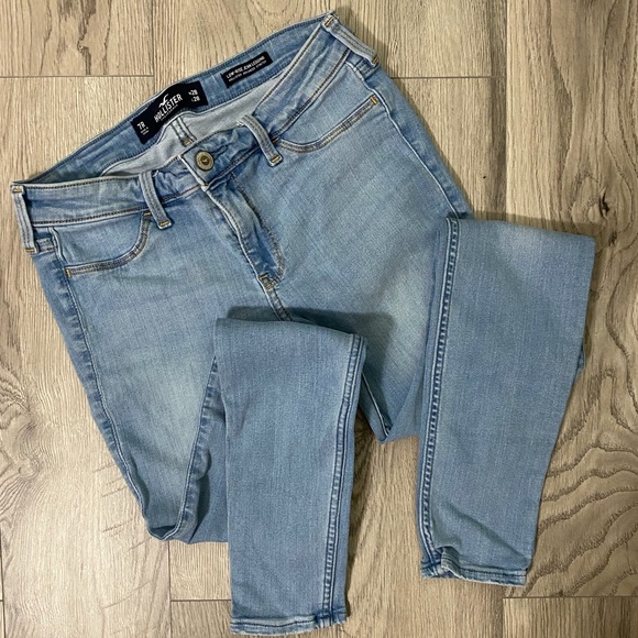 Hollister Stretchy Low Rise Blue Jeans Size 7R - Picture 4 of 4